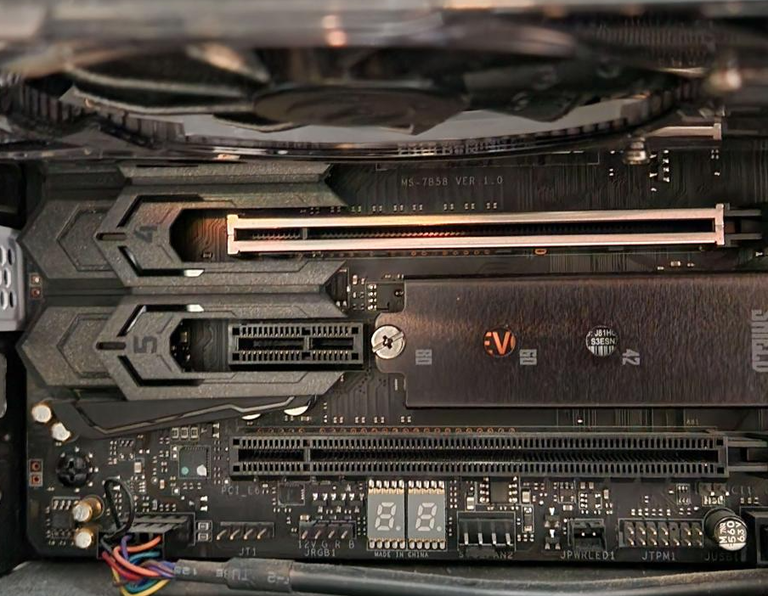 Available PCIe slots inside a gaming PC